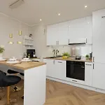 Apartment Modern Near The Palace Of Culture And Science By Rent Like *