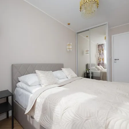 Modern Near The Palace Of Culture And Science By Rent Like Warschau
