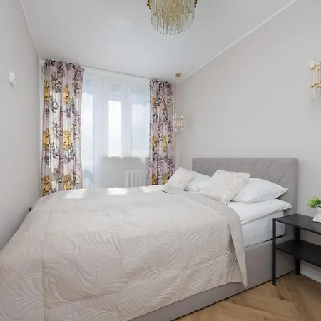 Modern Near The Palace Of Culture And Science By Rent Like *